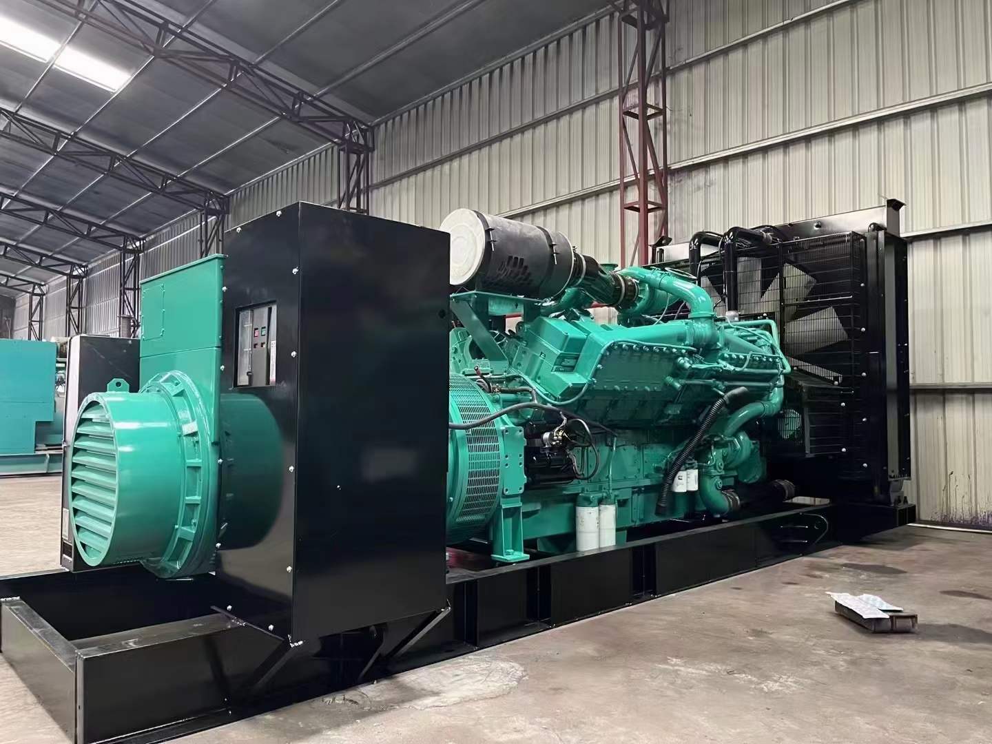 梁山如何降低 800kW 柴油发电机输出电流的波动？