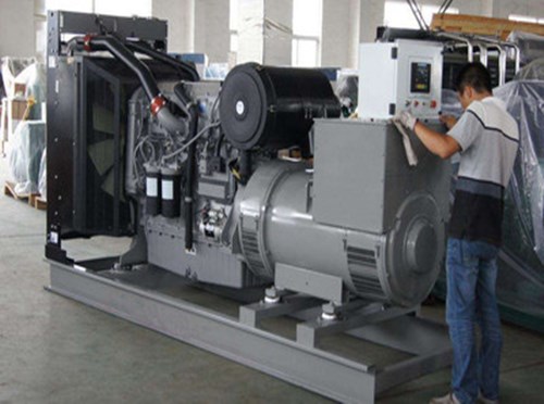 梁山柴油发电机空气滤清器堵塞会对发电机组产生哪些影响？