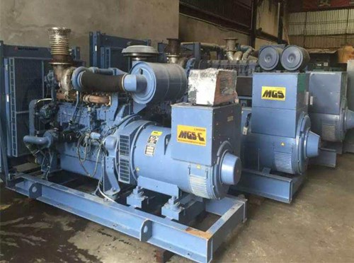 梁山发电机组带负载降电压是什么原因照成的？