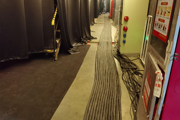 梁山柴油发电机组的输出电压可以调节到哪些范围？