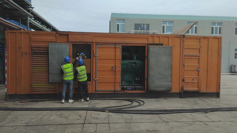 梁山如何检查柴油发电机组的机油油位?